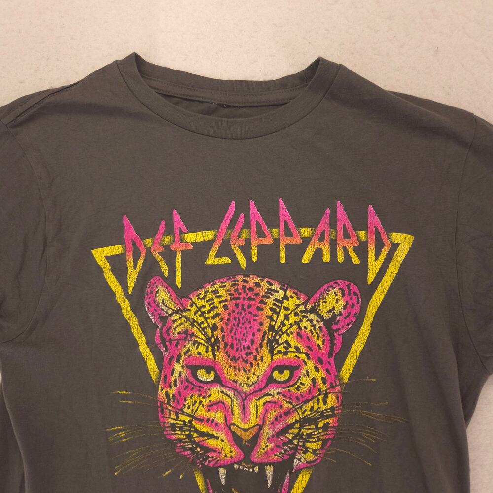 Def Leppard Band Graphic Short Sleeve Crew Neck Shirt Womens Size Small S Gray